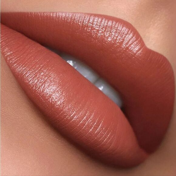 MAC Love Me Liquid Lipstick in Bragging Rights - Picture 5 of 15